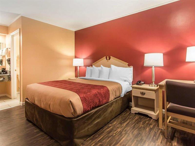 Econo Lodge Cornersville Eksteriør billede