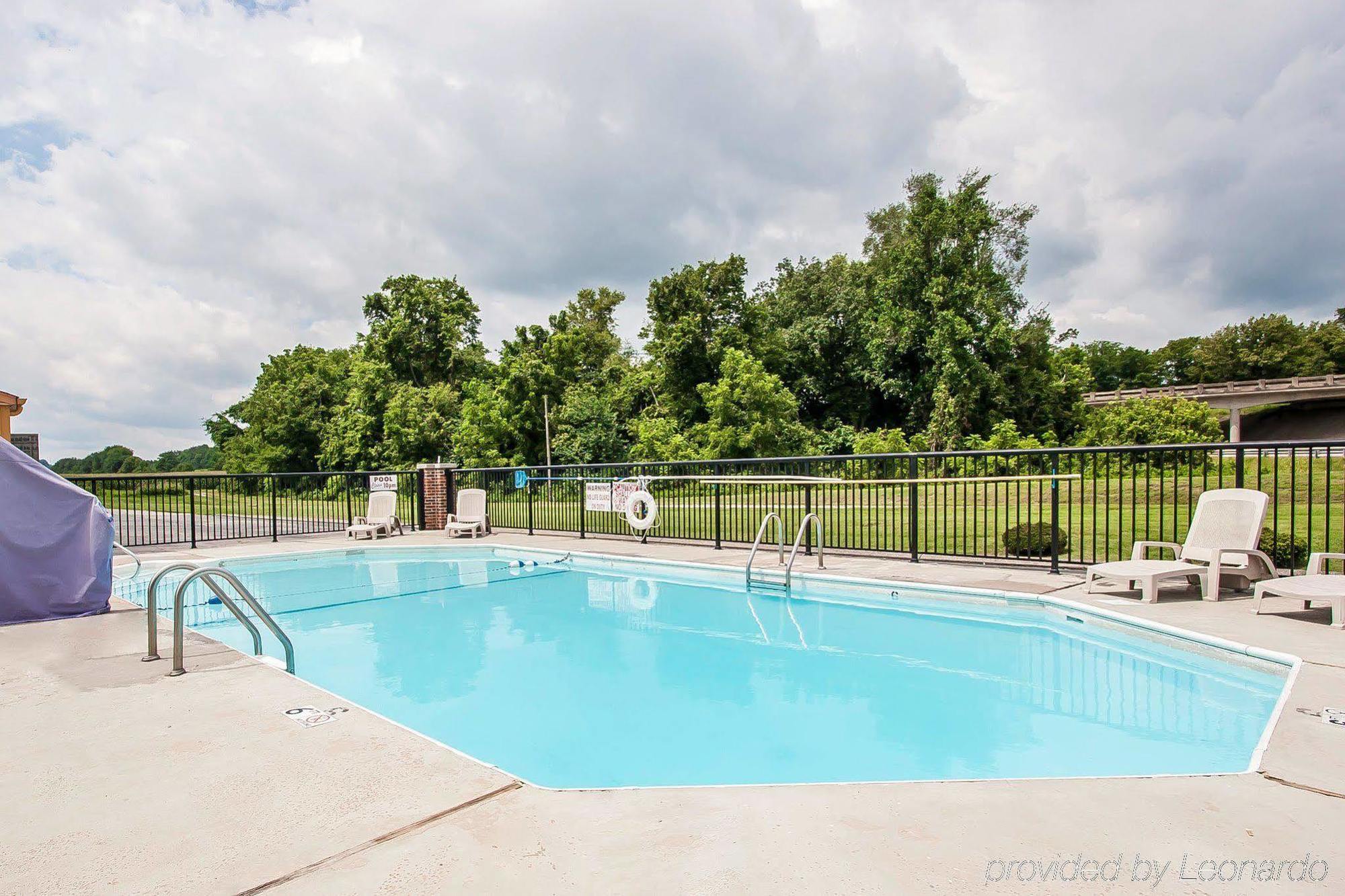 Econo Lodge Cornersville Eksteriør billede